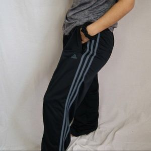 ✘ ADIDAS SWEATPANTS✘